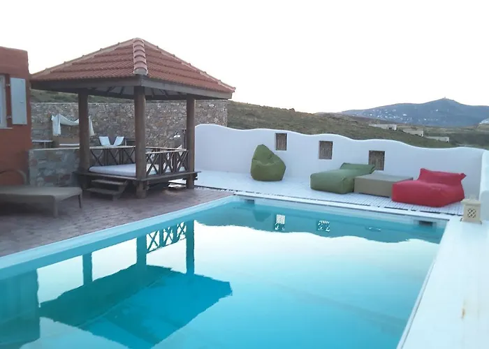 Willa Zen Dans Le Bleu Ermupoli